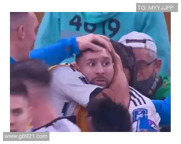 足球明星窃喜表情包带你领略赛场背后的幽默与欢乐瞬间